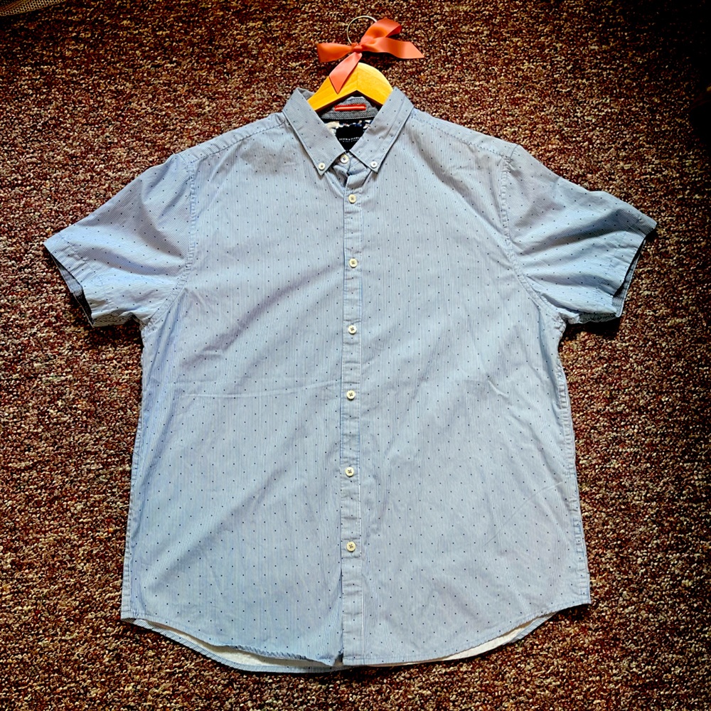 Men Light Blue Button Down Slim Fit